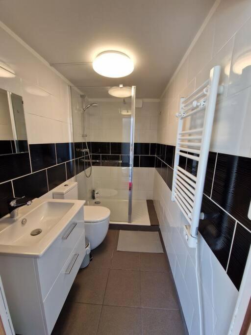 Appartement 2 Pieces Renove Avec Acces Piscine Peymeinade Eksteriør billede